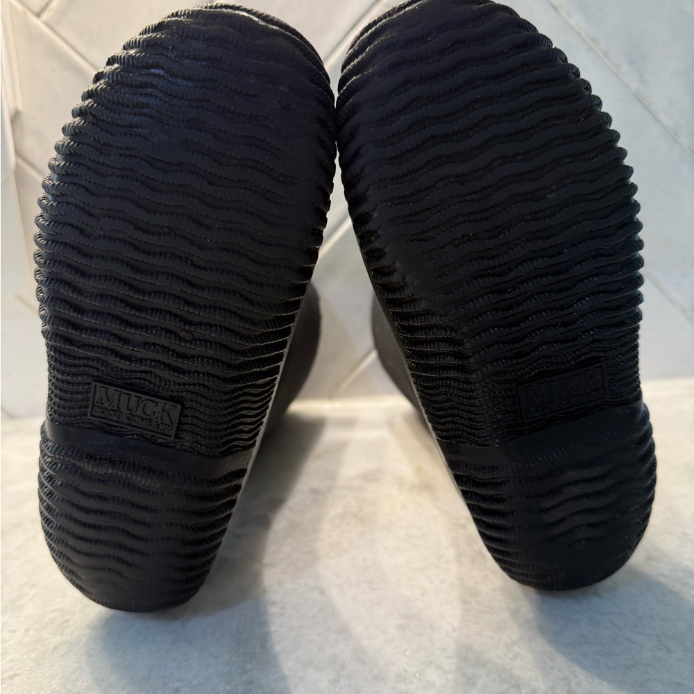 Muck Kids Black Boots Big Kid size 1 - Picture 3 of 7